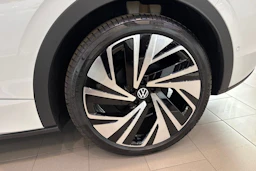 valkoinen Volkswagen ID.4 2026 kuva 10.