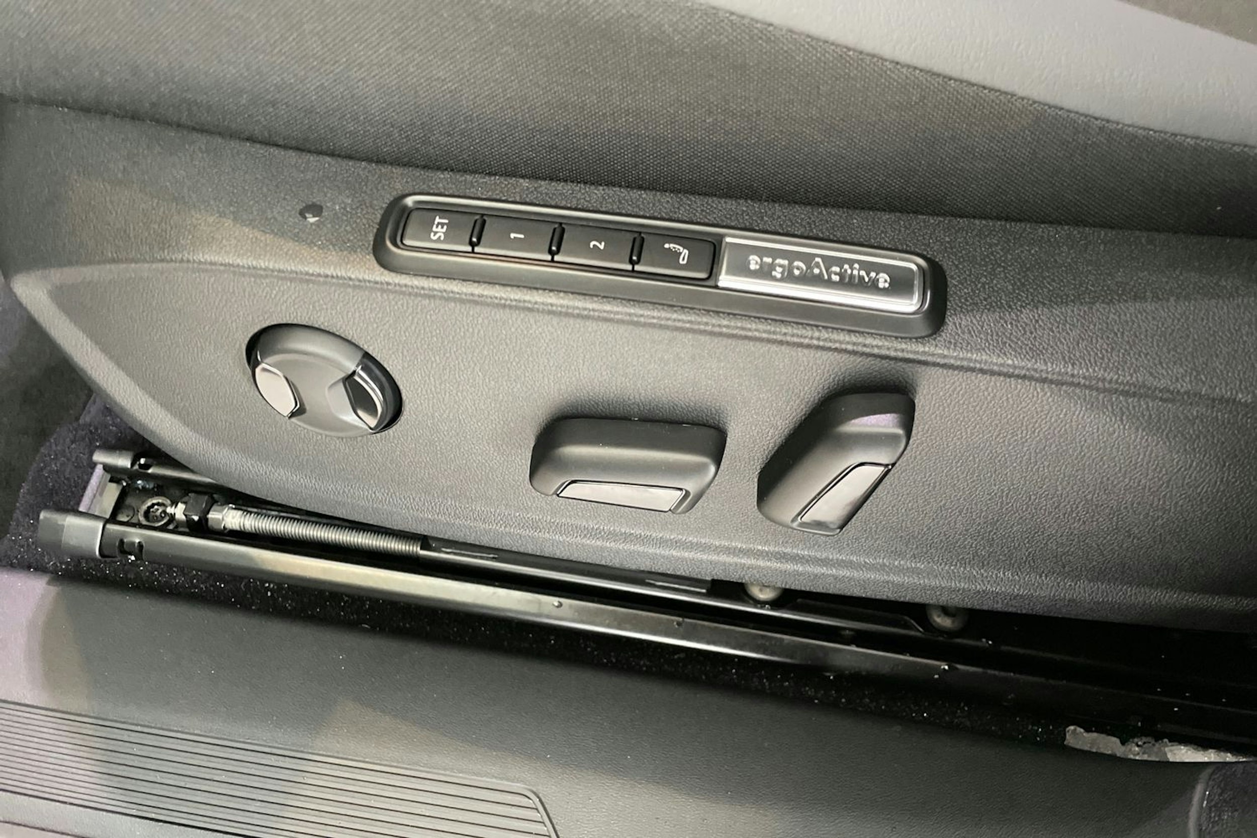 musta Volkswagen ID.4 2026 kuva 12.