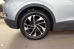 harmaa Volkswagen ID.4 2026 kuva 10.