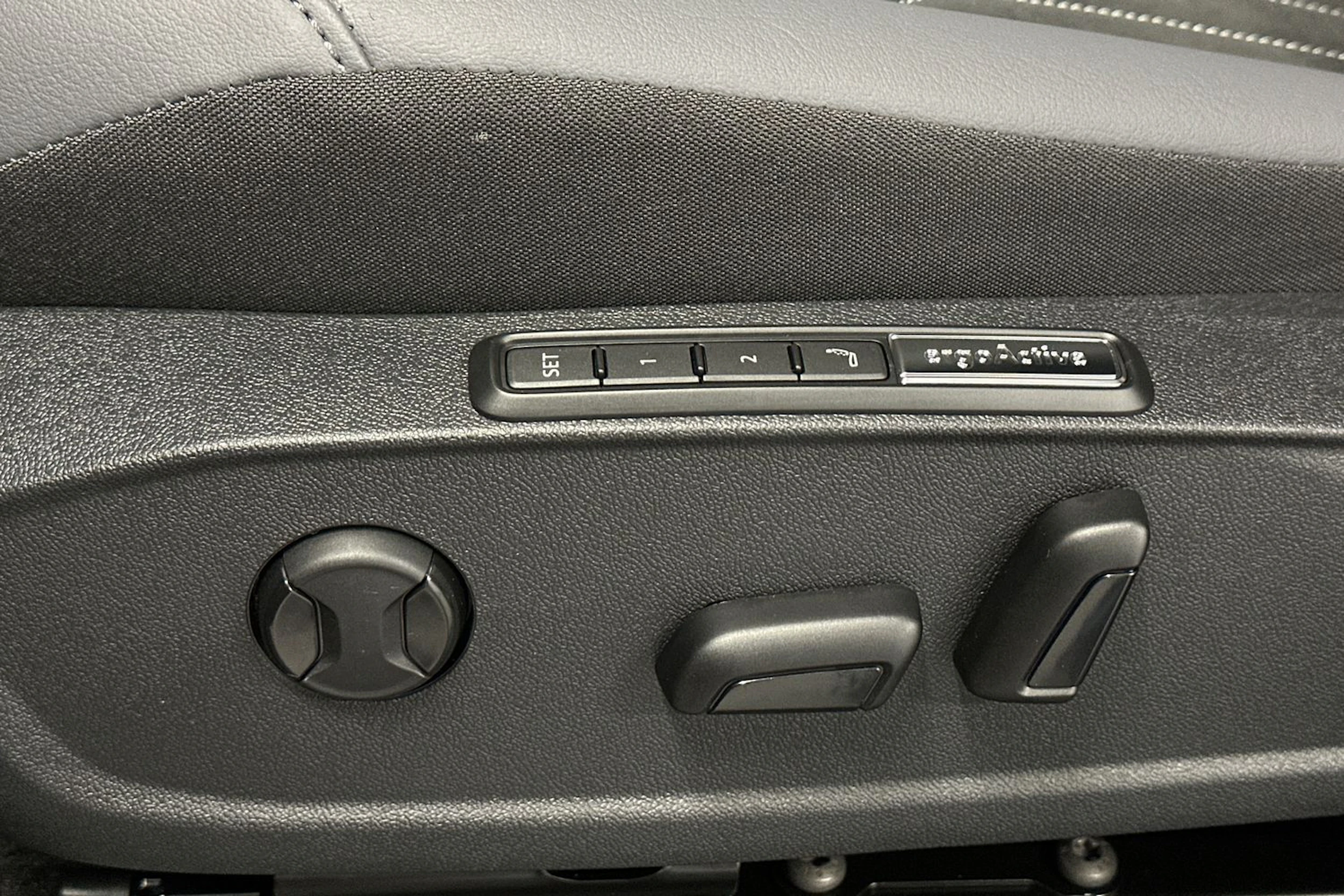 met. punainen Volkswagen ID.4 2026 kuva 14.
