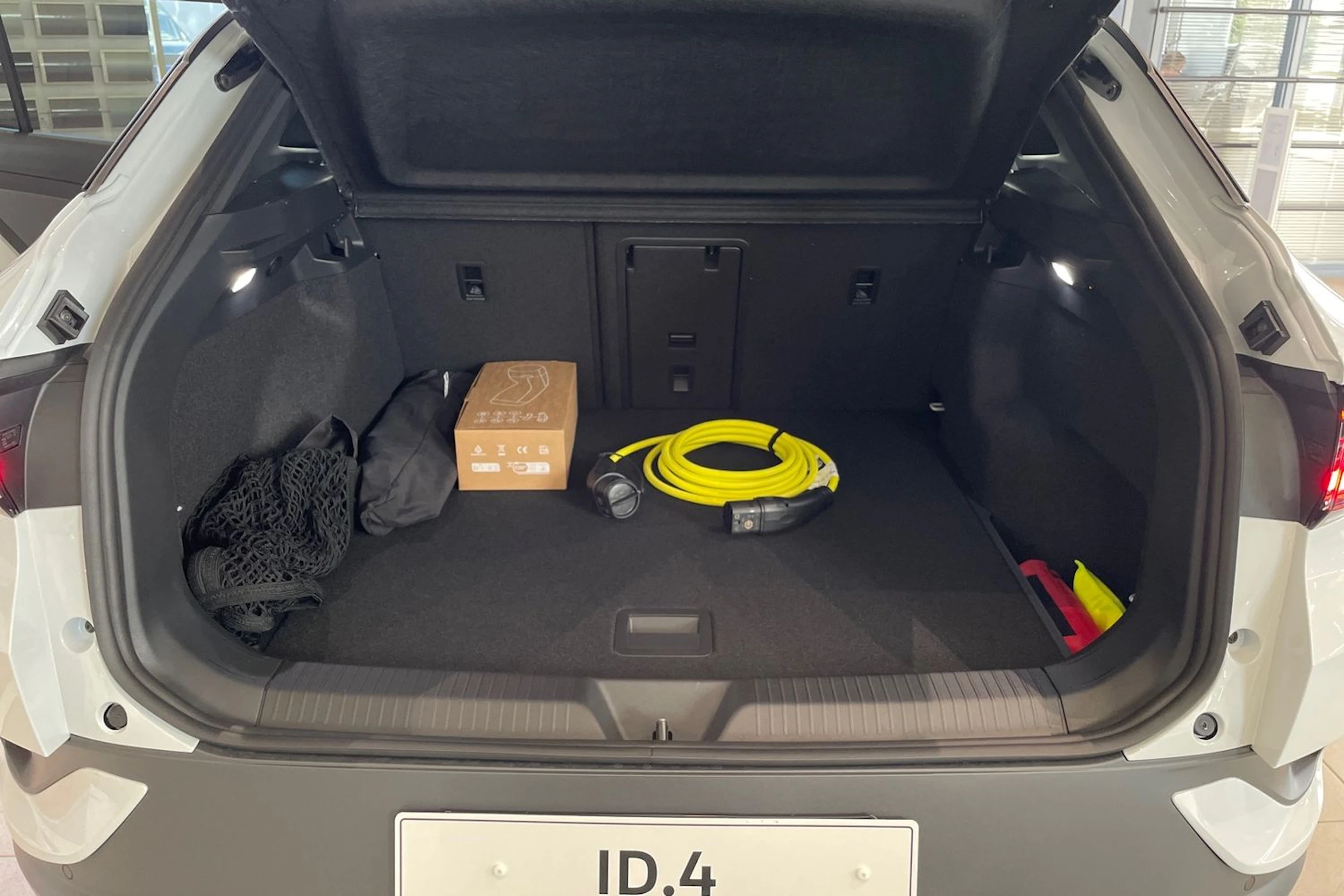 valkoinen Volkswagen ID.4 2026 kuva 11.