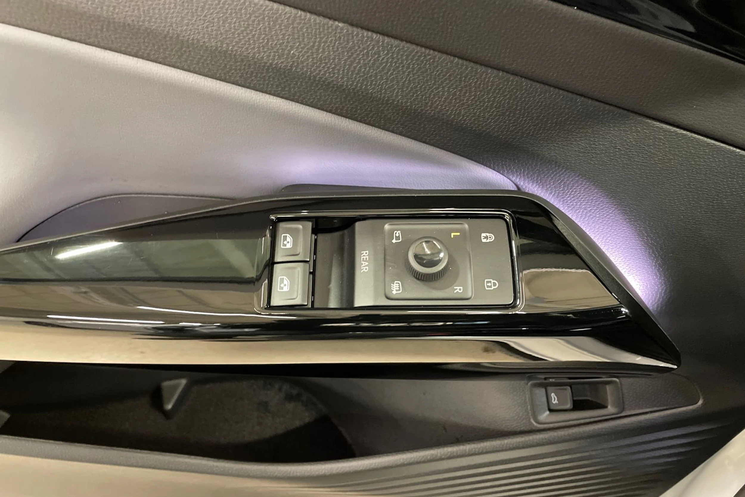 harmaa Volkswagen ID.4 2026 kuva 13.