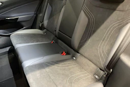 punainen Volkswagen ID.4 2026 kuva 8.