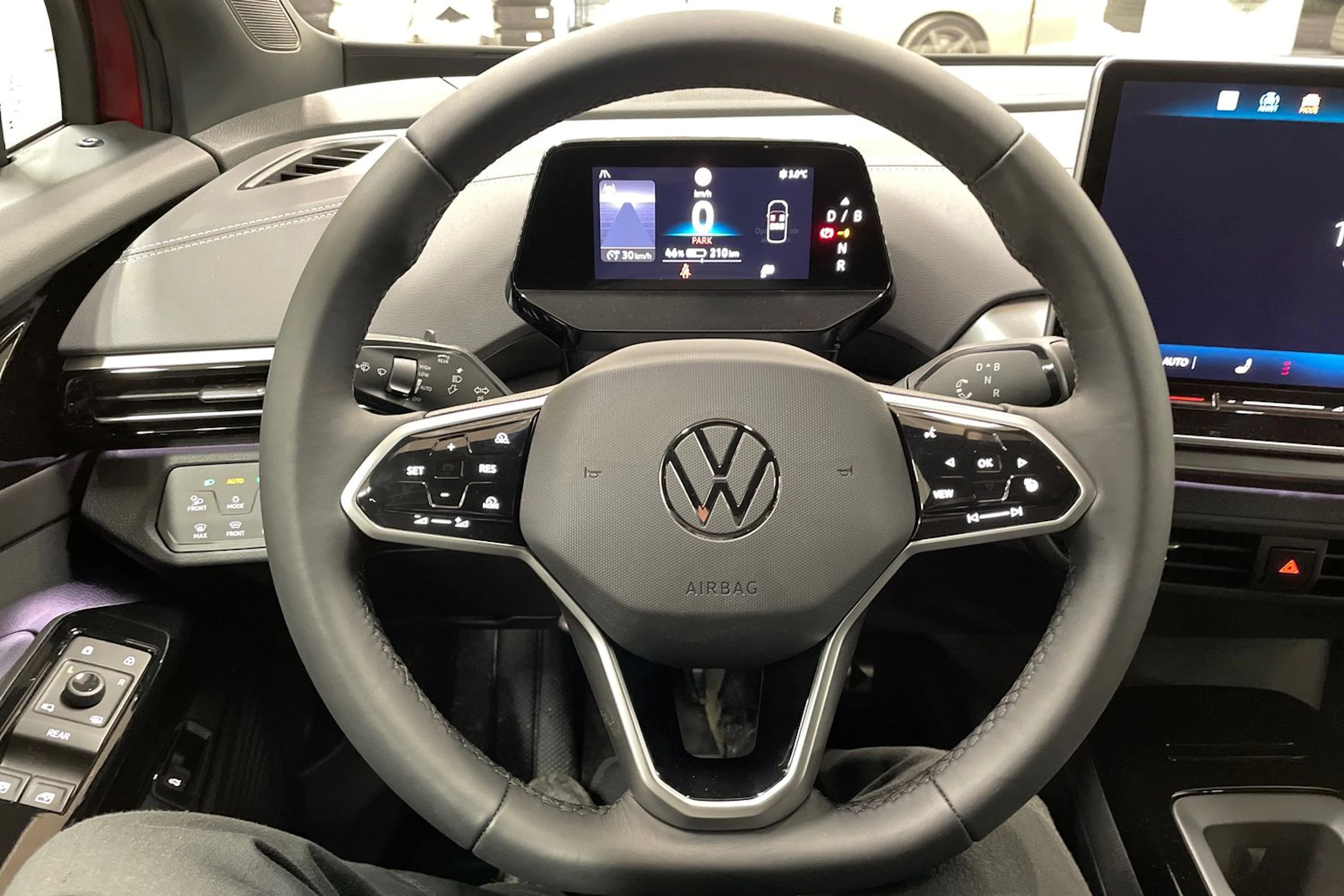 punainen Volkswagen ID.4 2026 kuva 11.