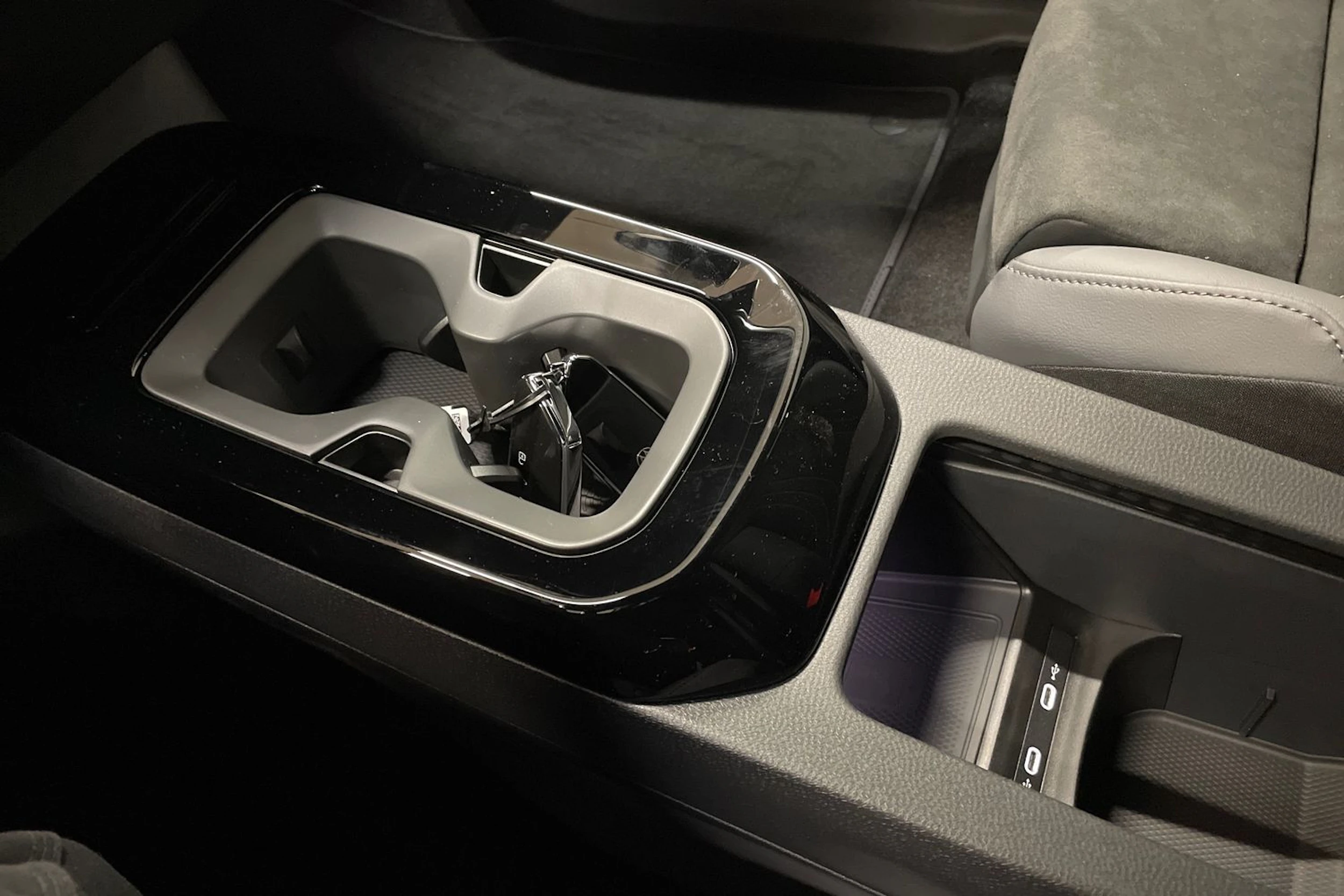 punainen Volkswagen ID.4 2026 kuva 14.