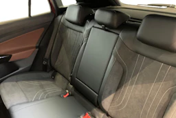 punainen Volkswagen ID.4 2026 kuva 8.