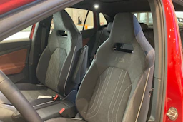 punainen Volkswagen ID.4 2026 kuva 11.