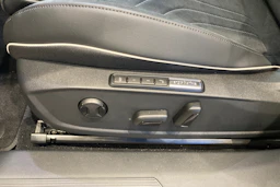 punainen Volkswagen ID.4 2026 kuva 12.