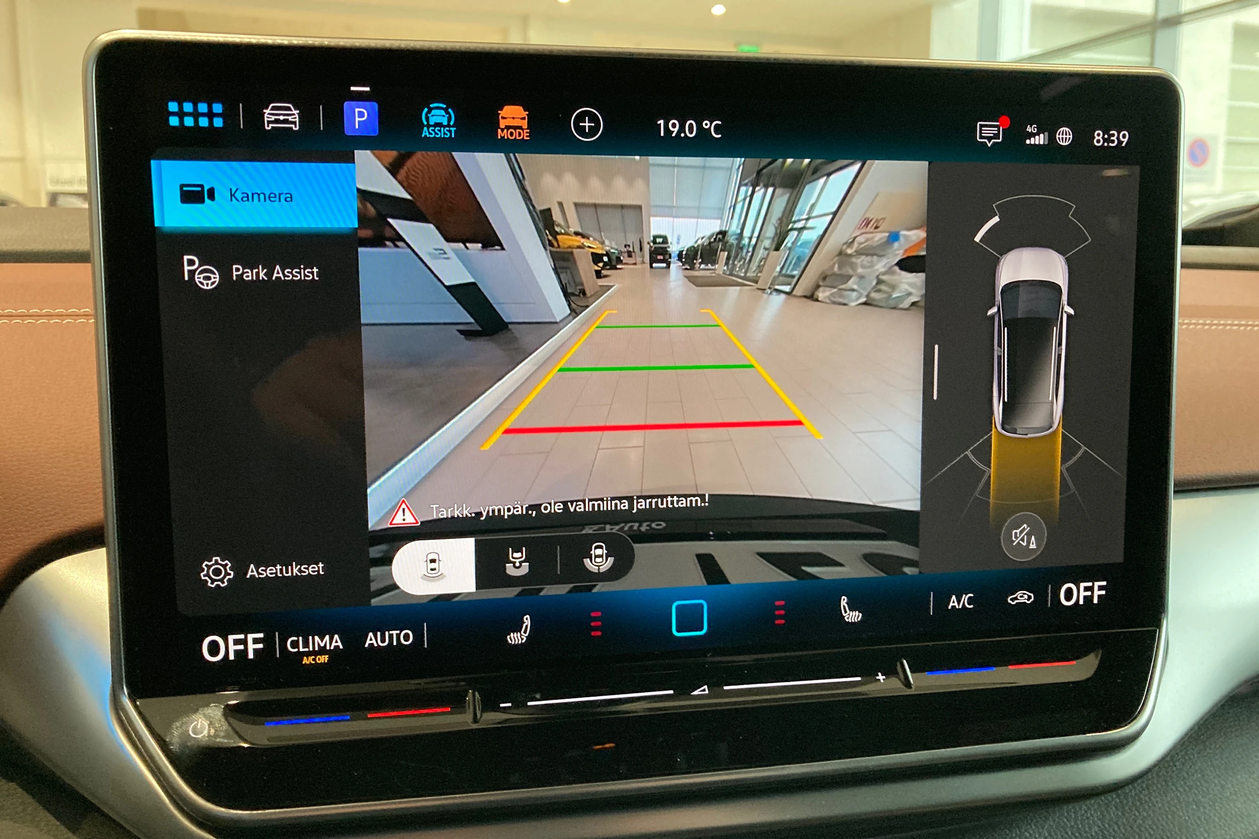 punainen Volkswagen ID.4 2026 kuva 18.