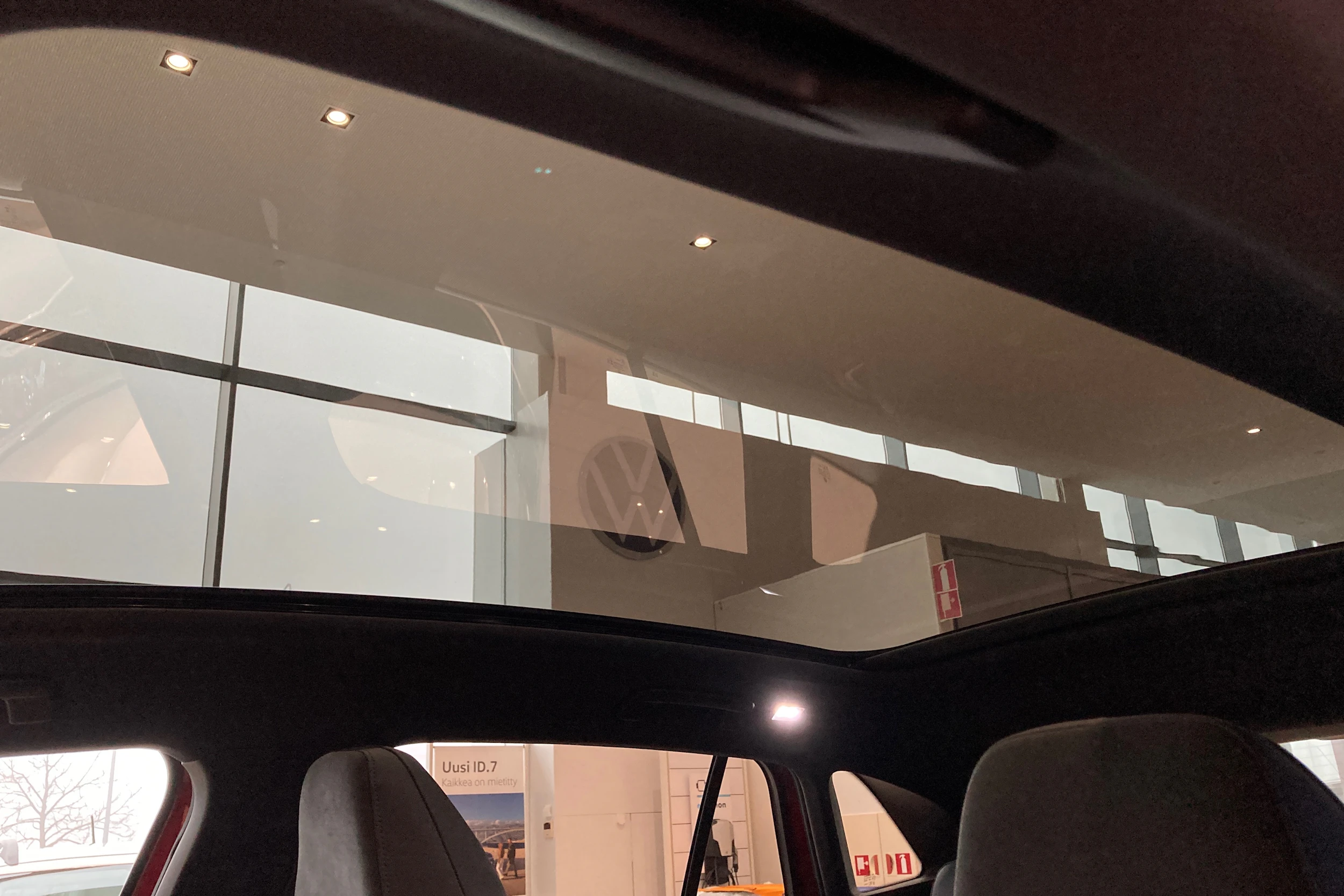 punainen Volkswagen ID.4 2026 kuva 20.