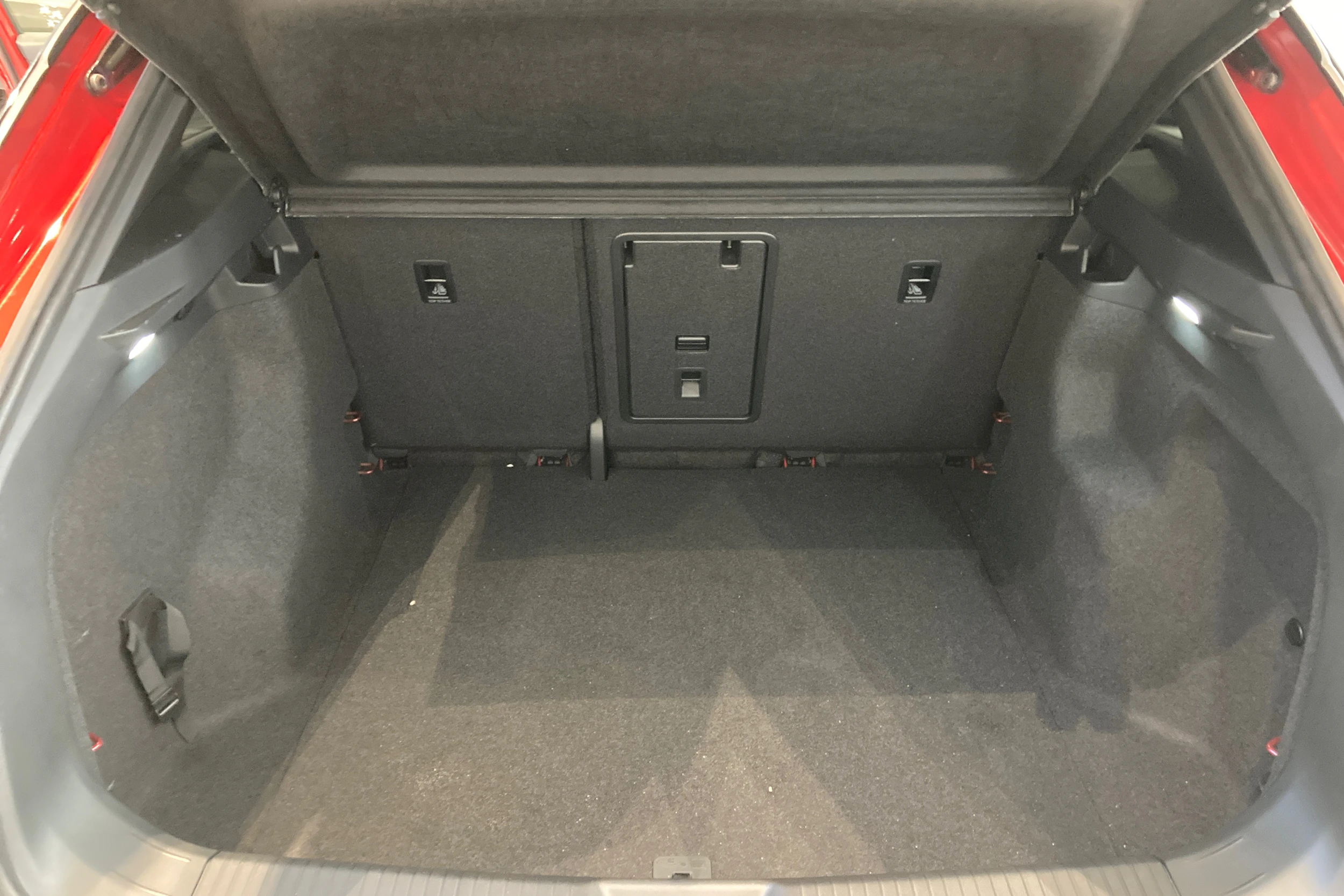 punainen Volkswagen ID.4 2026 kuva 21.