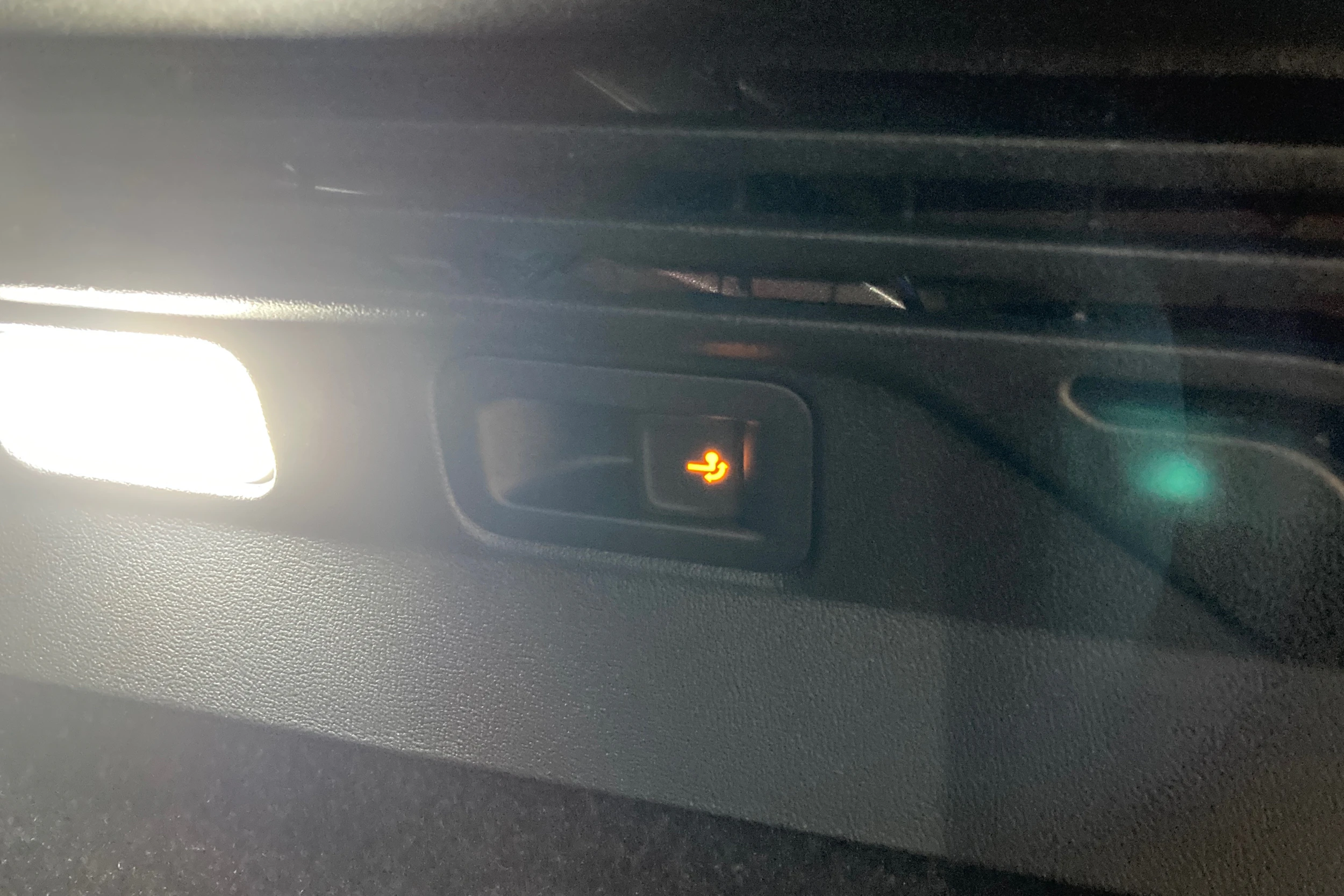 punainen Volkswagen ID.4 2026 kuva 22.