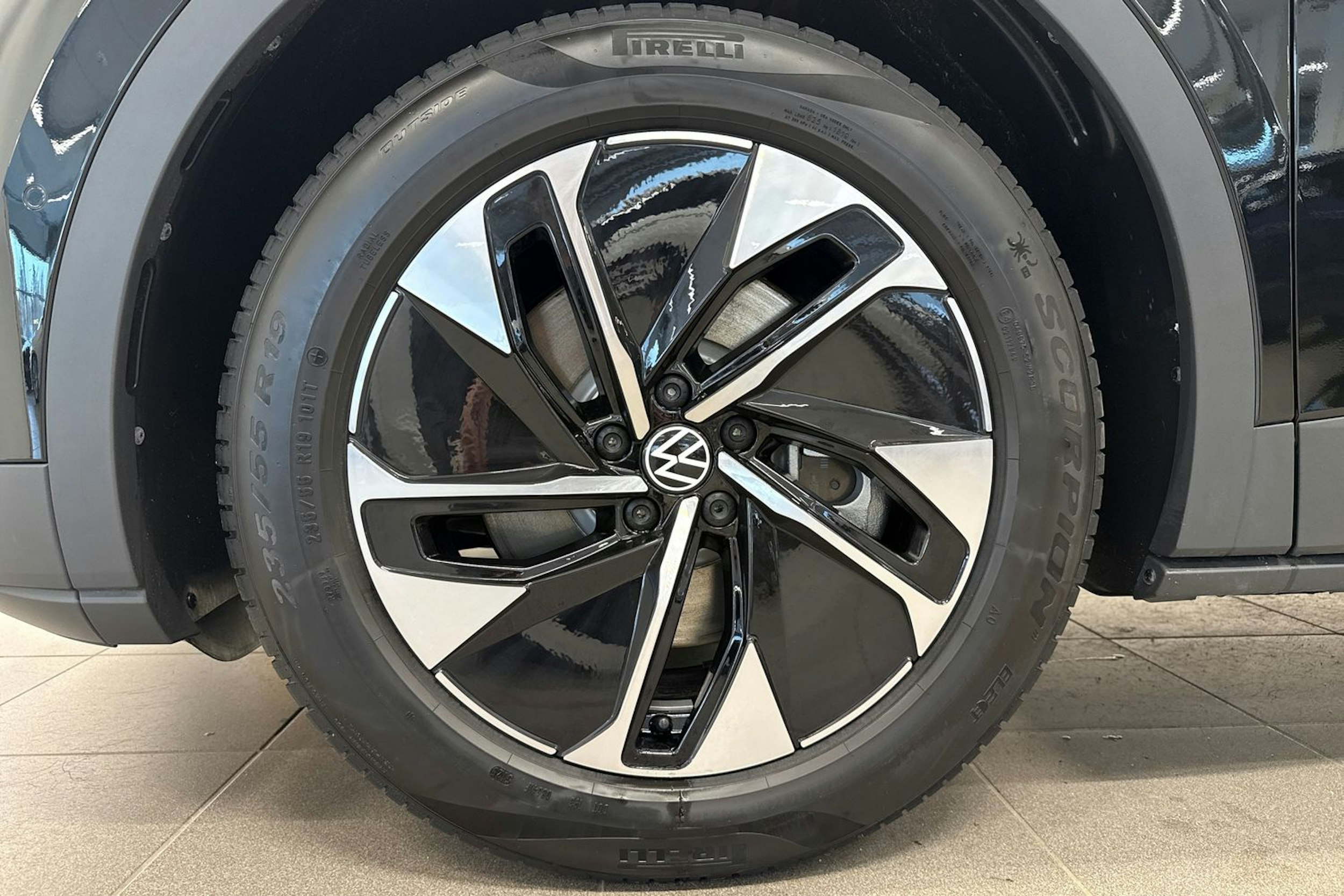 met. musta Volkswagen ID.4 2026 kuva 10.