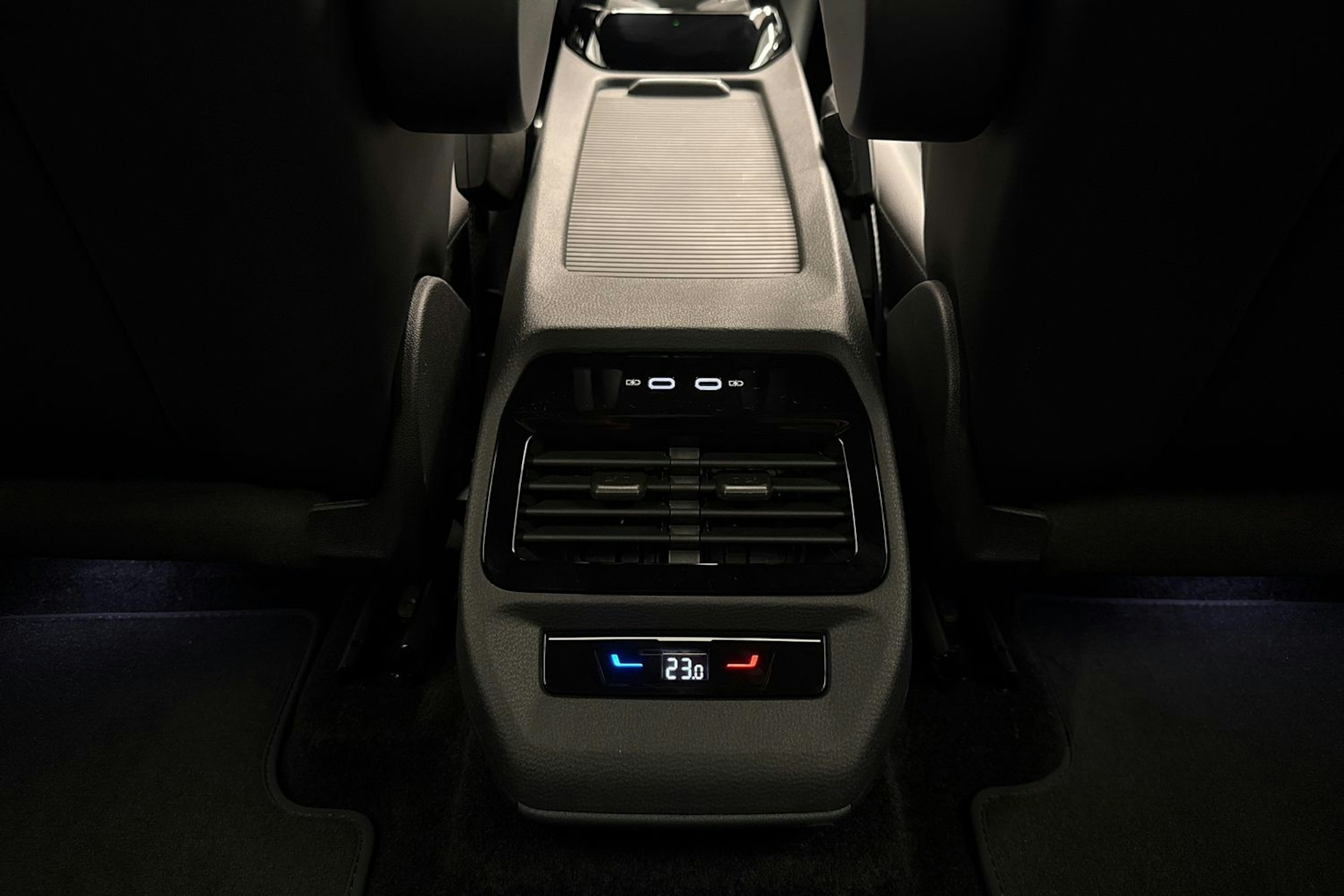 met. musta Volkswagen ID.4 2026 kuva 12.