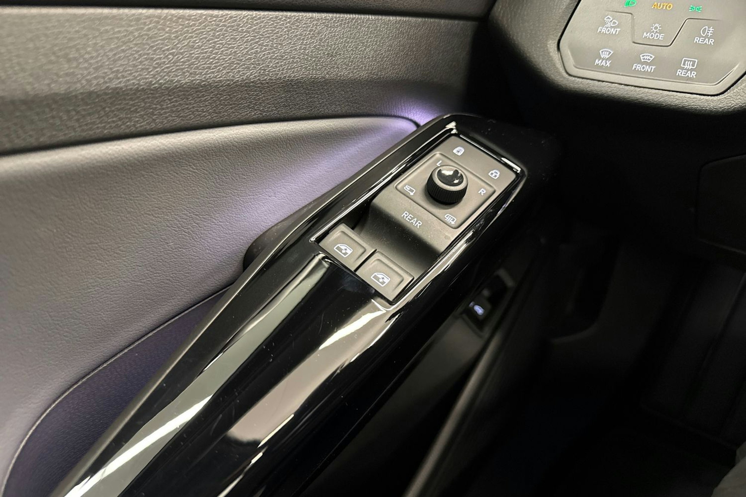 met. musta Volkswagen ID.4 2026 kuva 18.