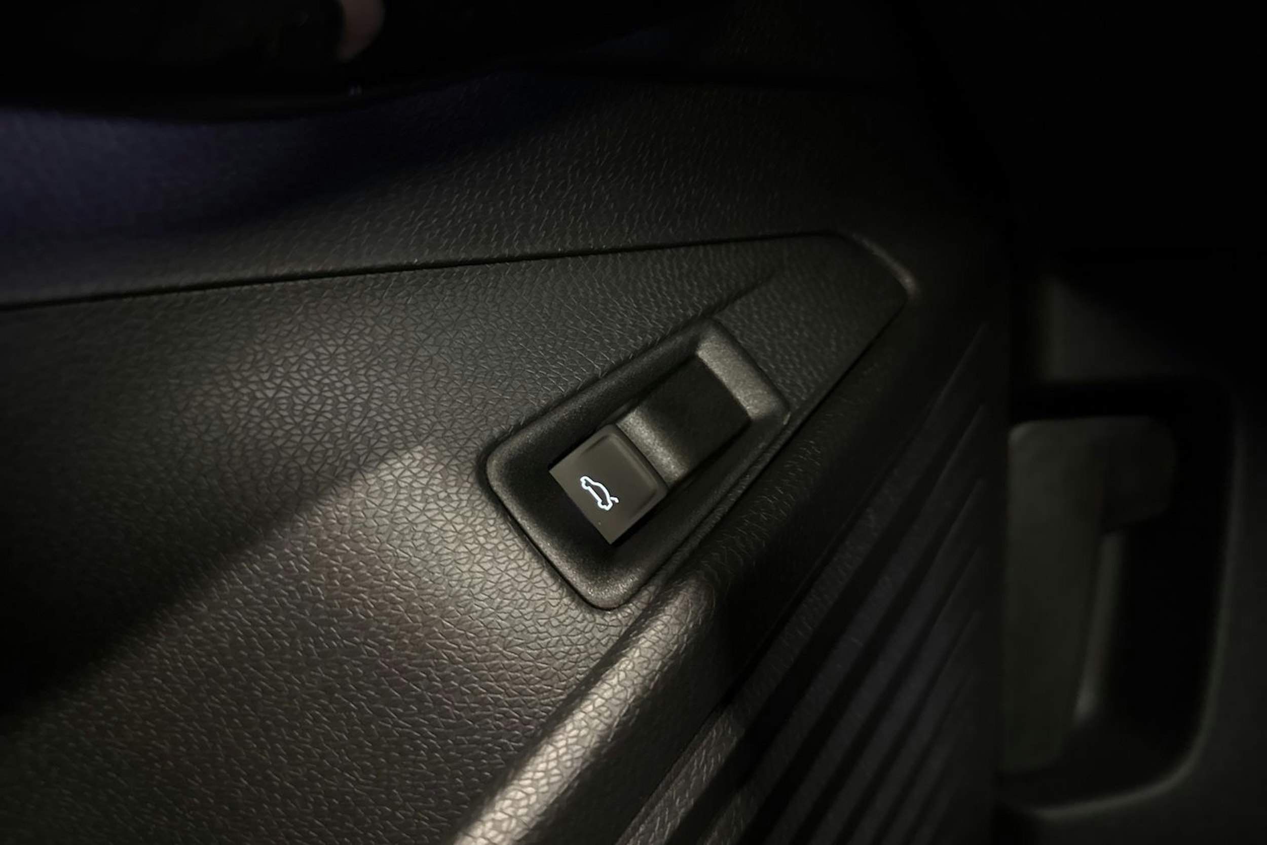 met. musta Volkswagen ID.4 2026 kuva 19.