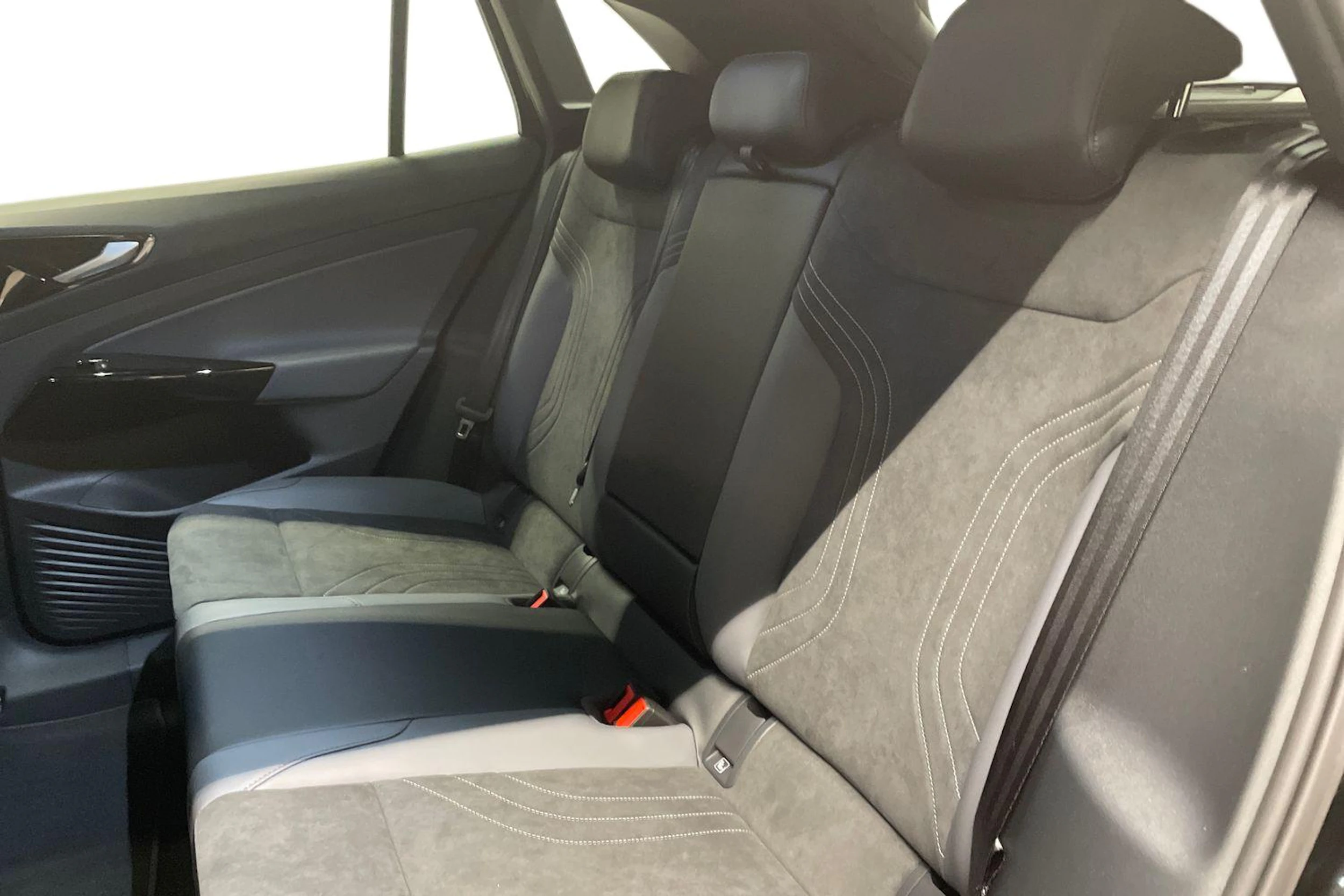 musta Volkswagen ID.4 2026 kuva 11.