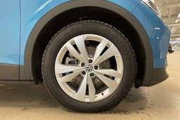 sininen Volkswagen ID.4 2026 kuva 10.