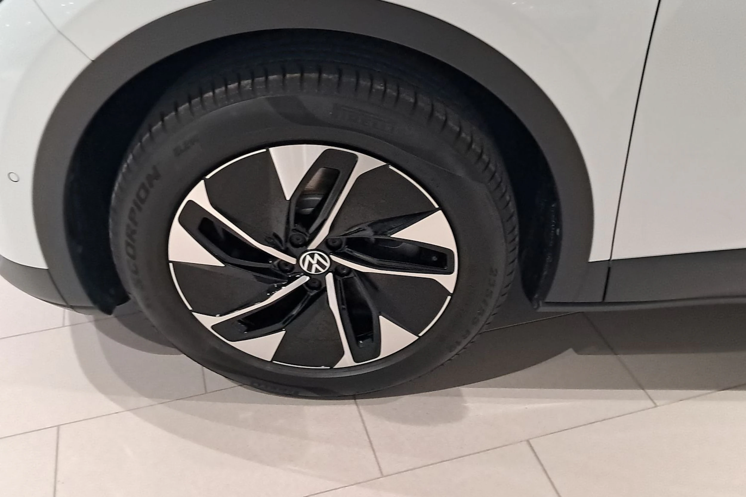 valkoinen Volkswagen ID.4 2026 kuva 10.