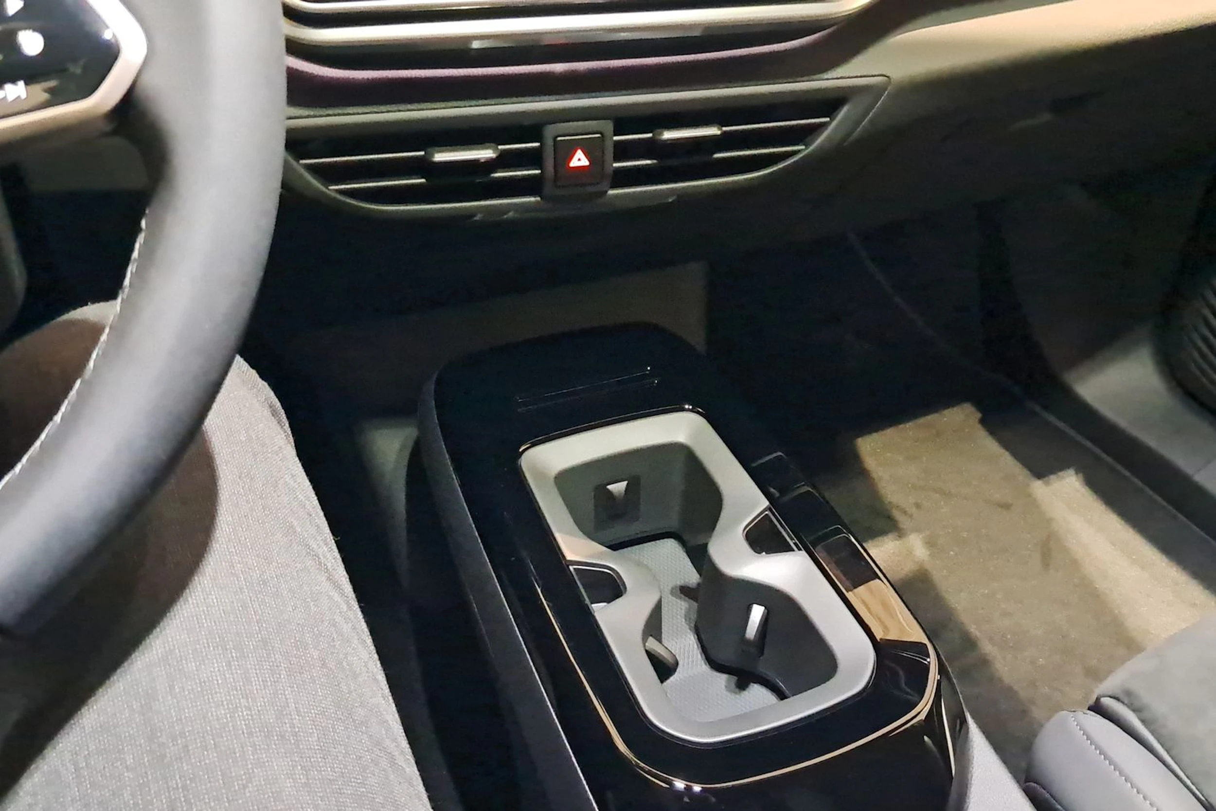 valkoinen Volkswagen ID.4 2026 kuva 15.