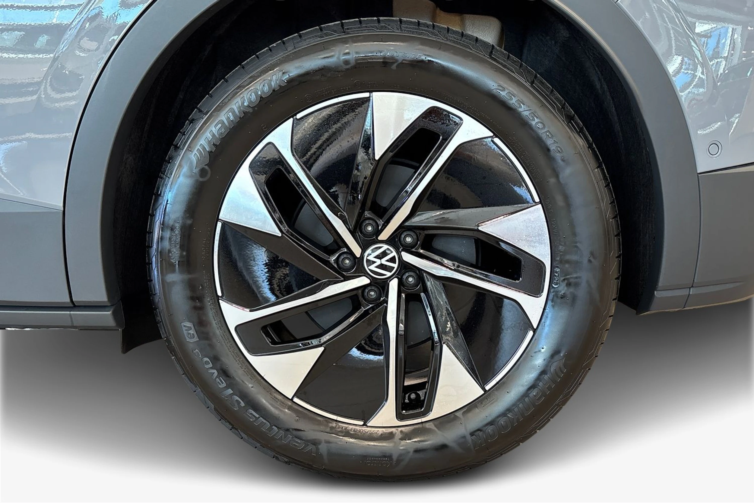 Harmaa Volkswagen ID.4 2026 kuva 9.