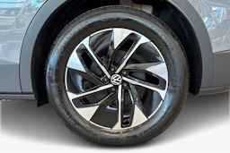 Harmaa Volkswagen ID.4 2026 kuva 9.