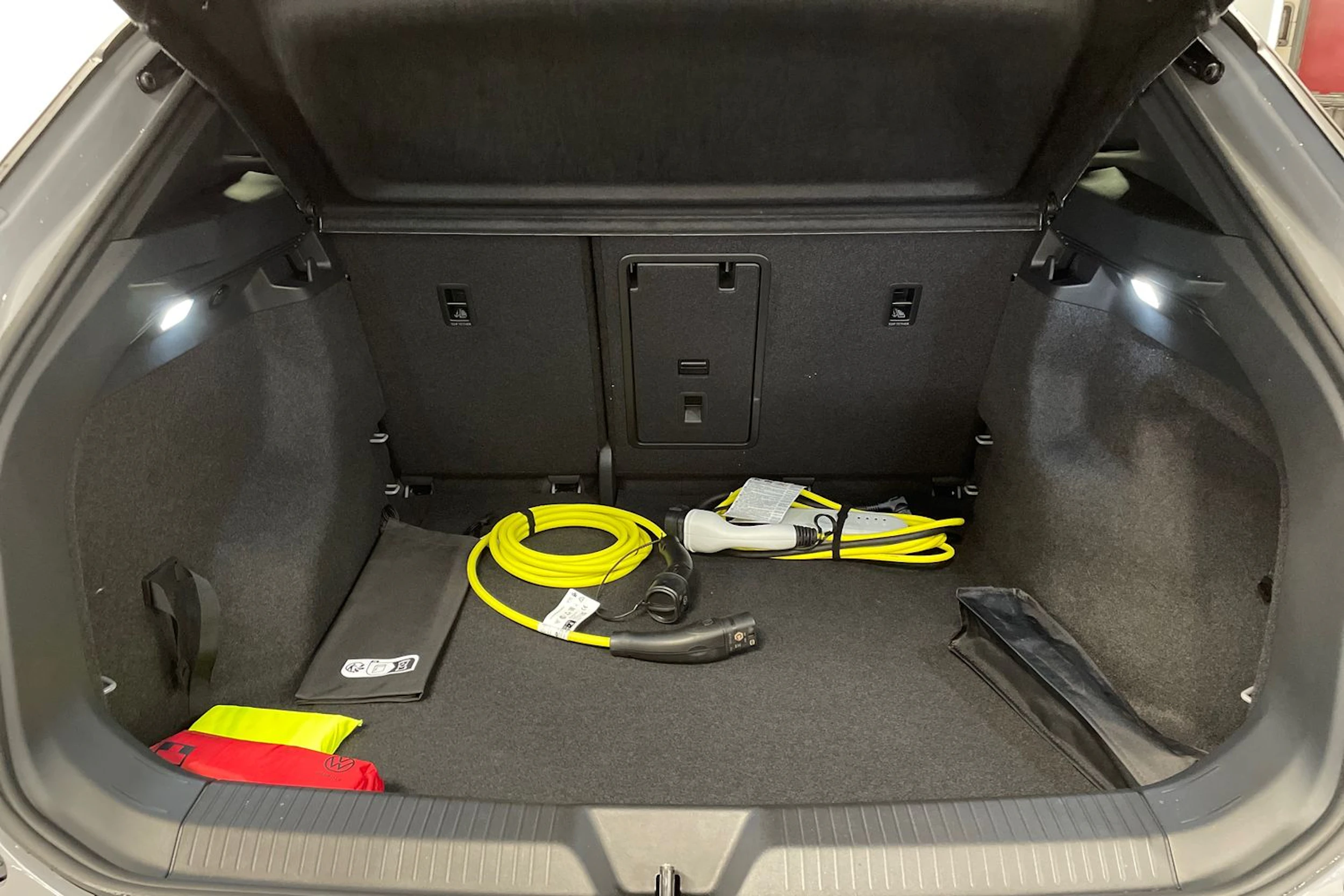 harmaa Volkswagen ID.4 2026 kuva 11.