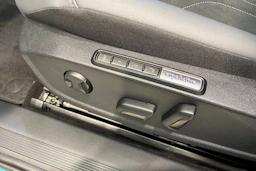 sininen Volkswagen ID.4 2026 kuva 26.