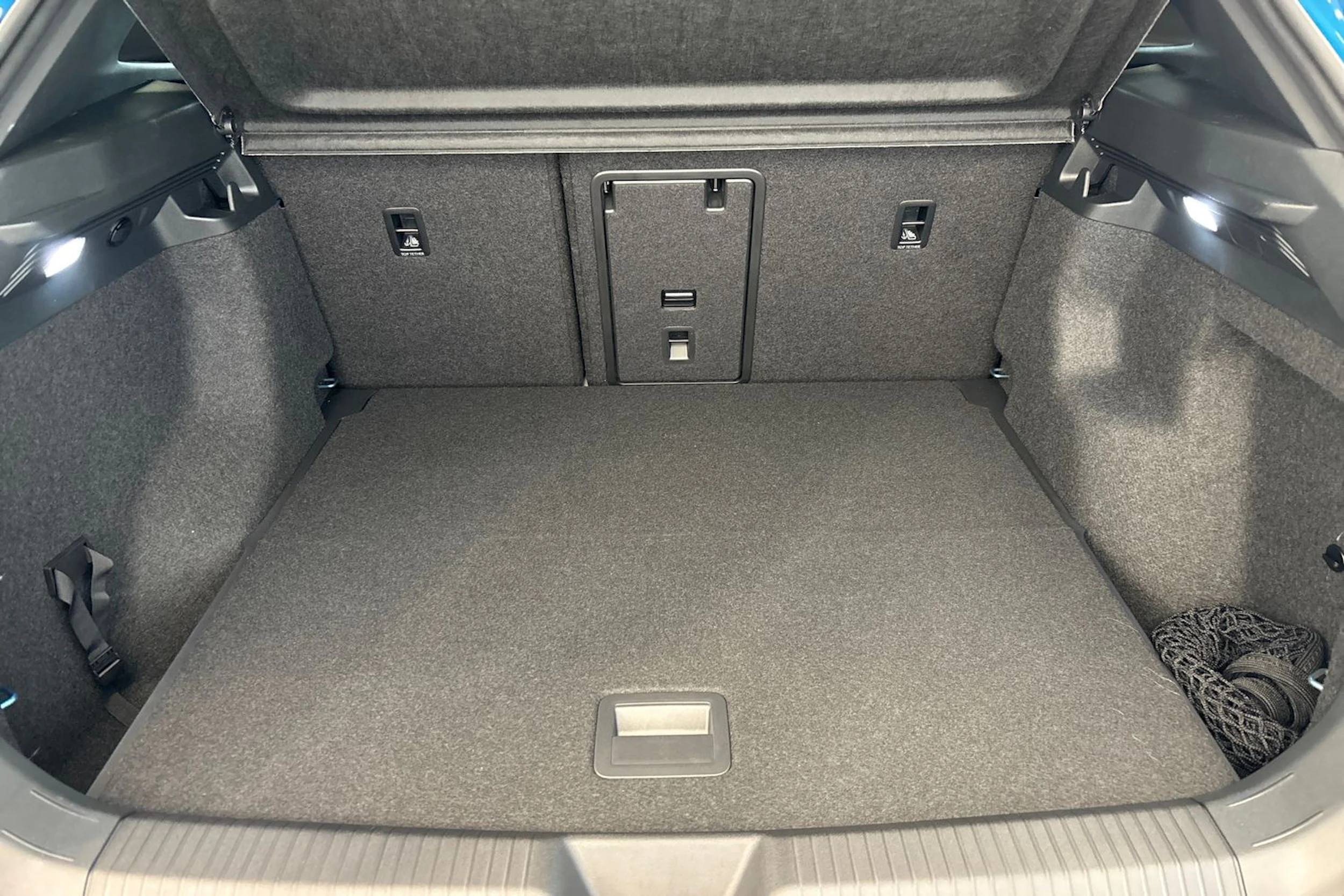 sininen Volkswagen ID.4 2026 kuva 32.