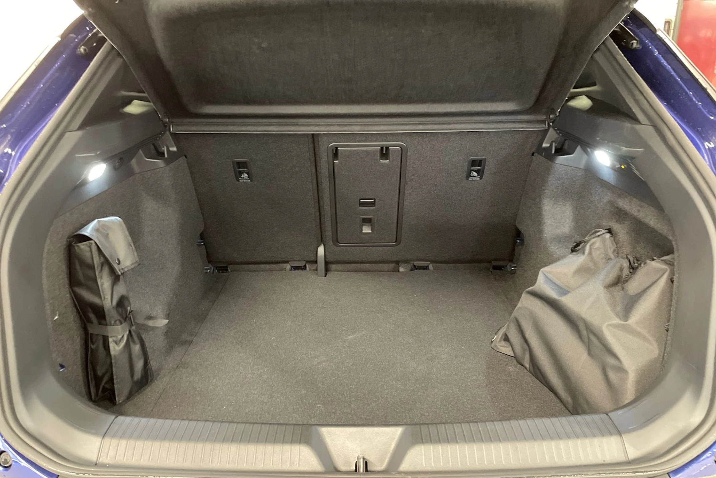 sininen Volkswagen ID.4 2026 kuva 11.