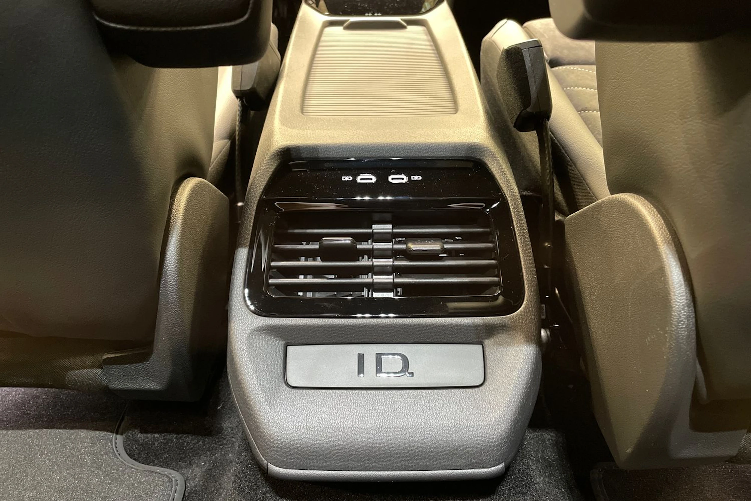 sininen Volkswagen ID.4 2026 kuva 13.