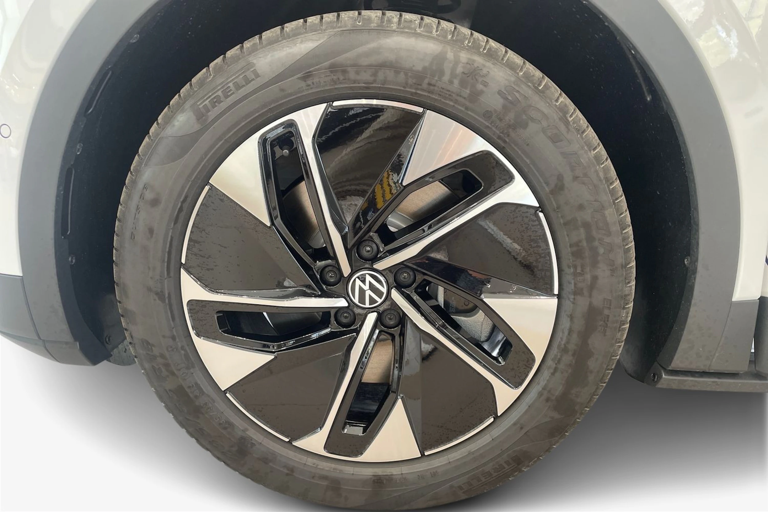 valkoinen Volkswagen ID.4 2026 kuva 9.