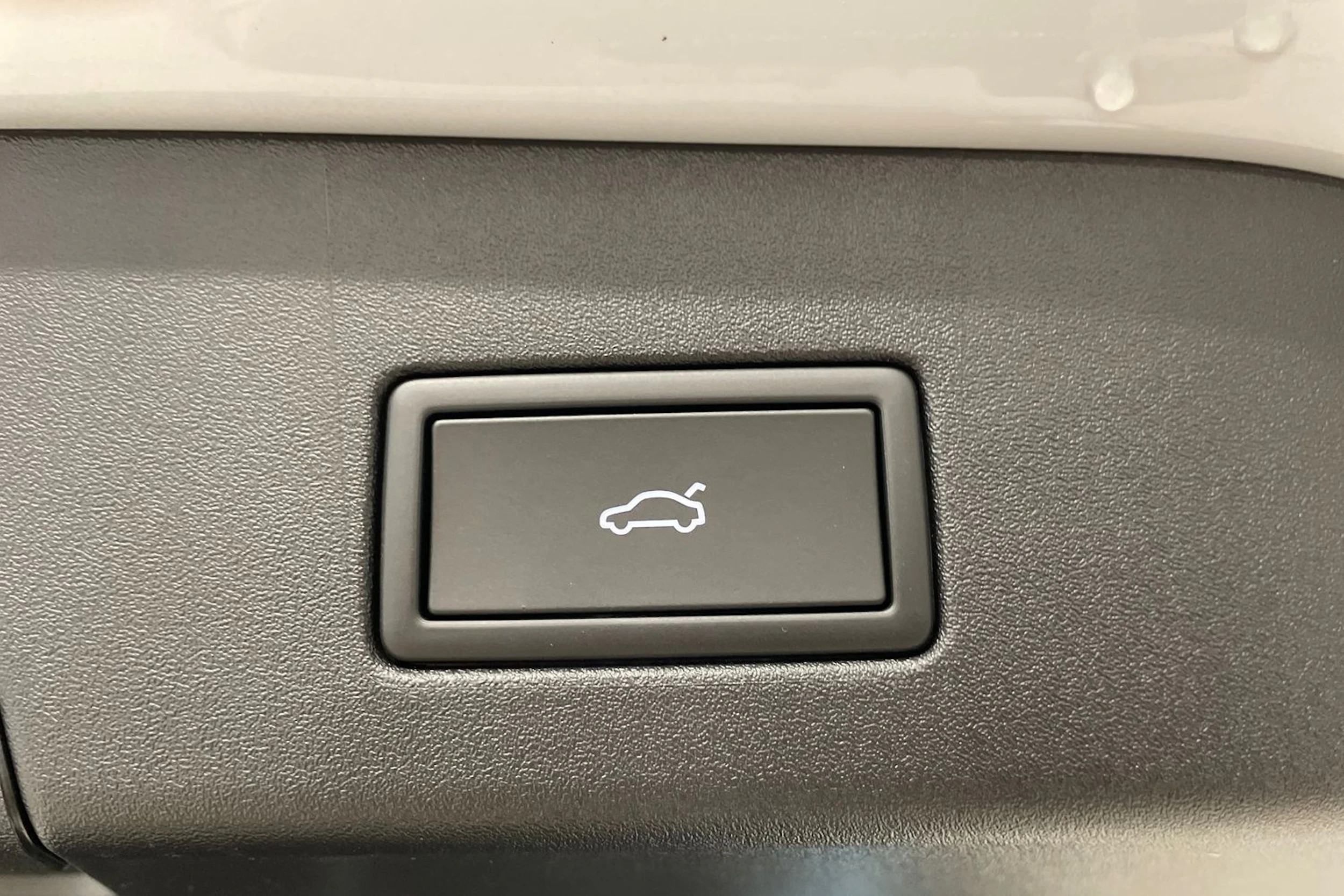 valkoinen Volkswagen ID.4 2026 kuva 15.