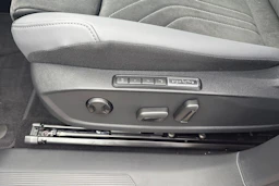 punainen Volkswagen ID.4 2026 kuva 11.