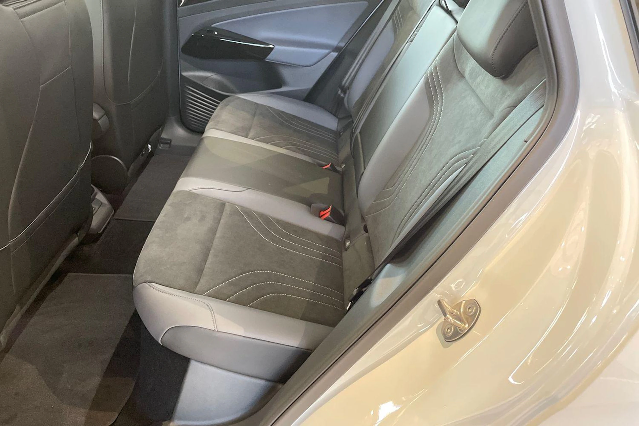 valkoinen Volkswagen ID.4 2026 kuva 8.