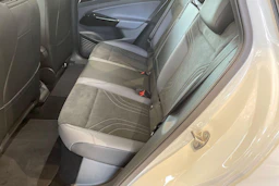 valkoinen Volkswagen ID.4 2026 kuva 8.