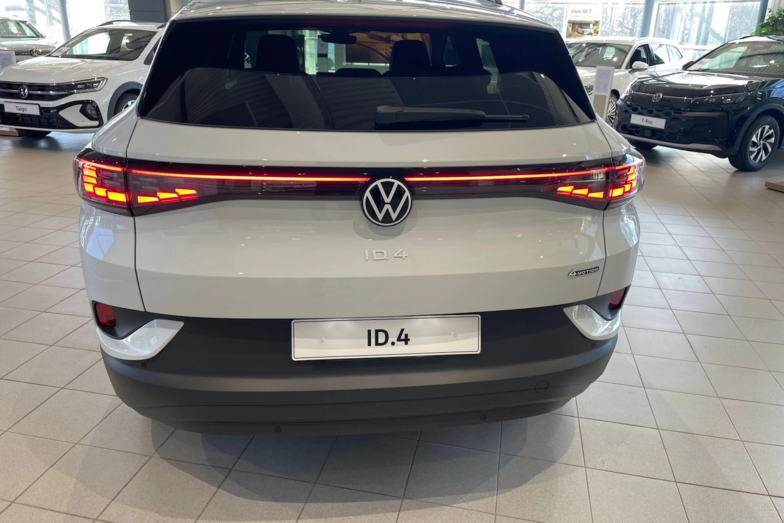 valkoinen Volkswagen ID.4 2026 kuva 15.