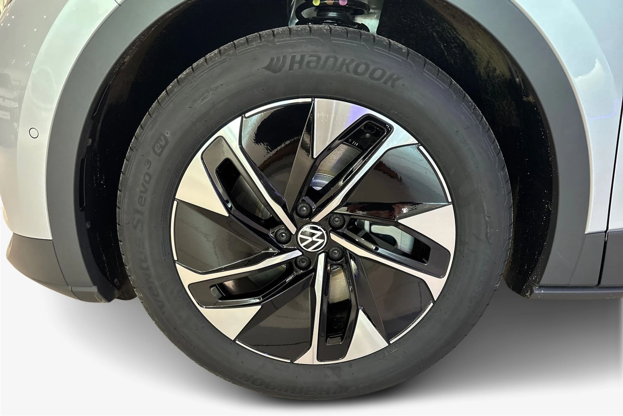 harmaa Volkswagen ID.4 2026 kuva 9.