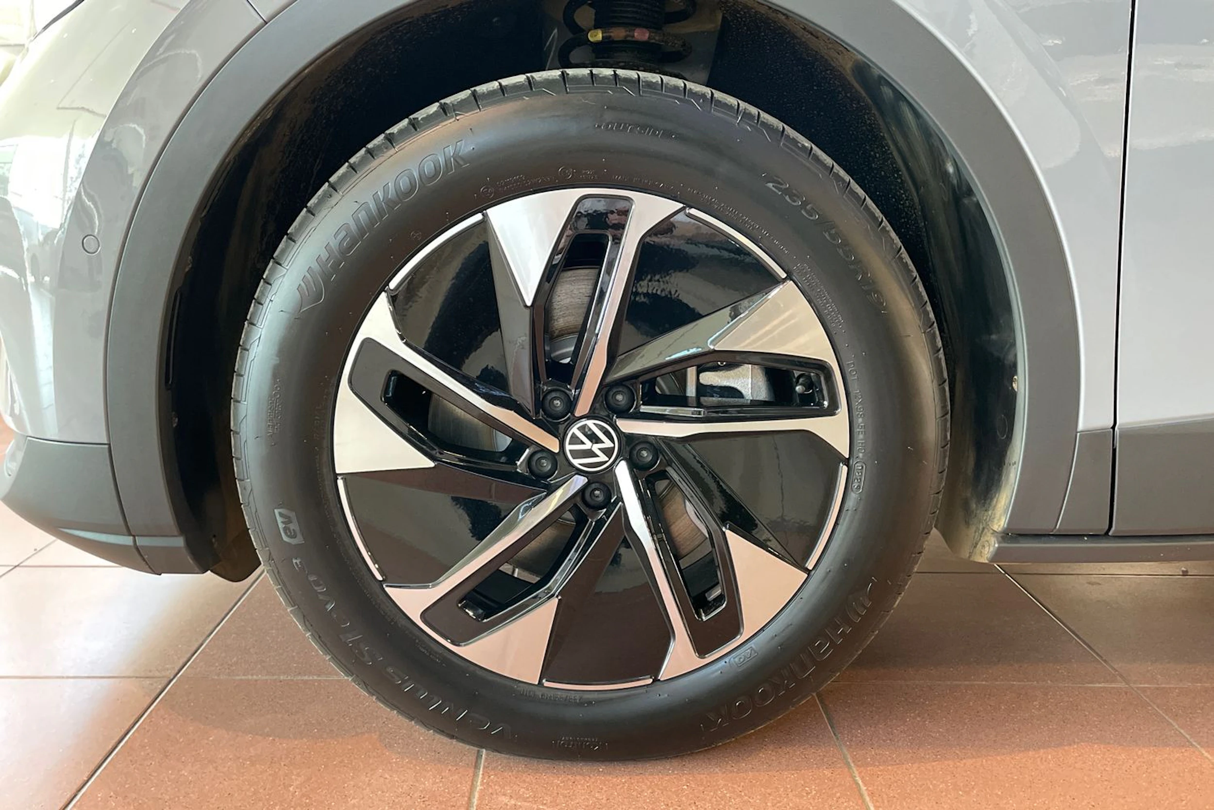 harmaa Volkswagen ID.4 2026 kuva 10.