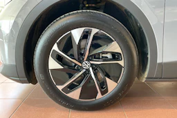 harmaa Volkswagen ID.4 2026 kuva 10.