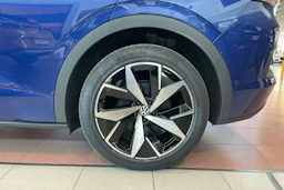 sininen Volkswagen ID.4 2026 kuva 10.