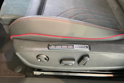 sininen Volkswagen ID.4 2026 kuva 18.