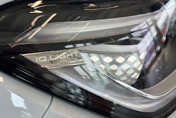 valkoinen Volkswagen ID.4 2027 kuva 12.