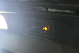 valkoinen Volkswagen ID.4 2027 kuva 16.