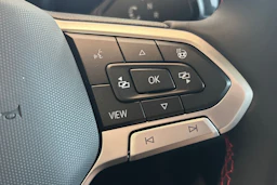 valkoinen Volkswagen ID.4 2027 kuva 24.