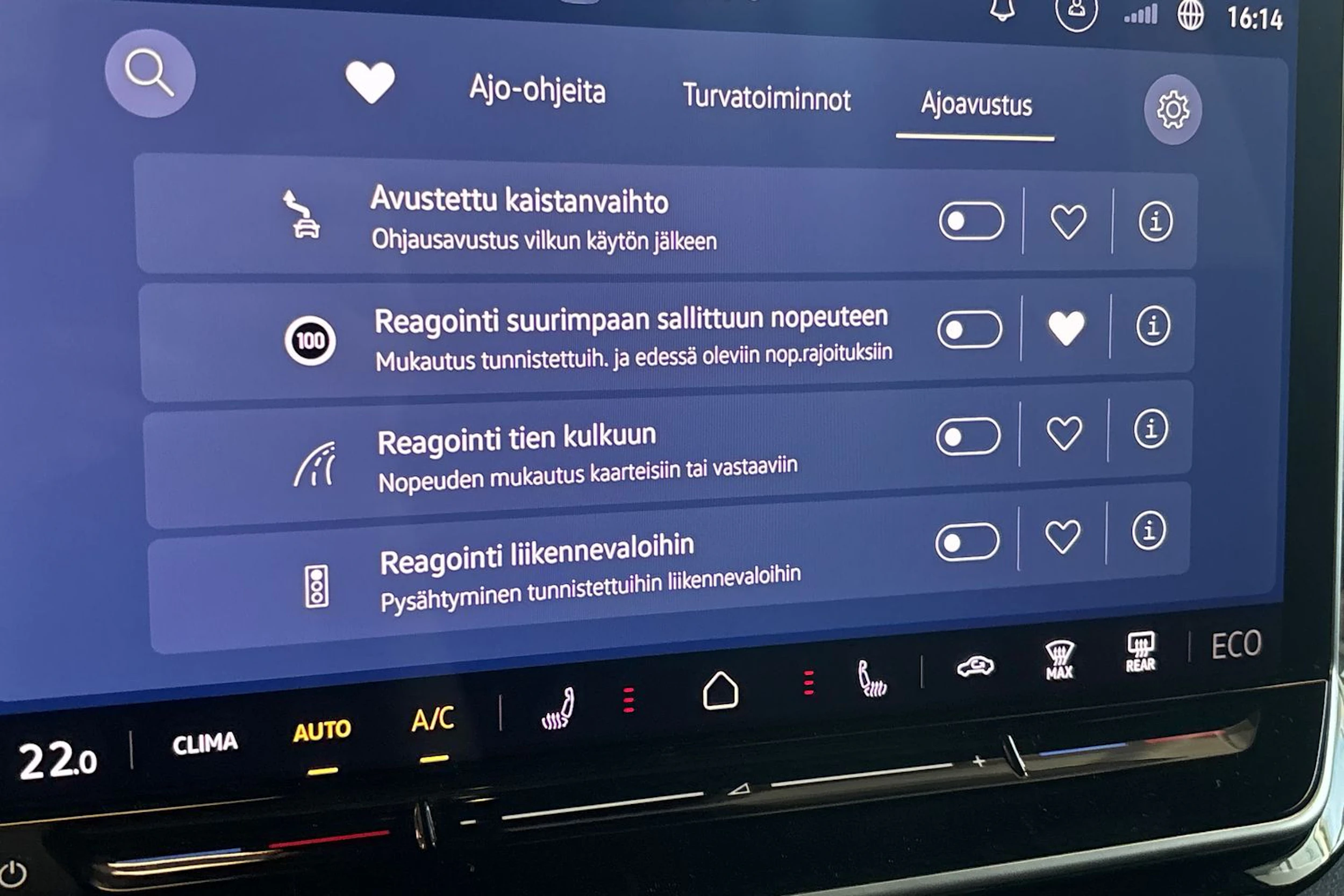 valkoinen Volkswagen ID.4 2027 kuva 26.