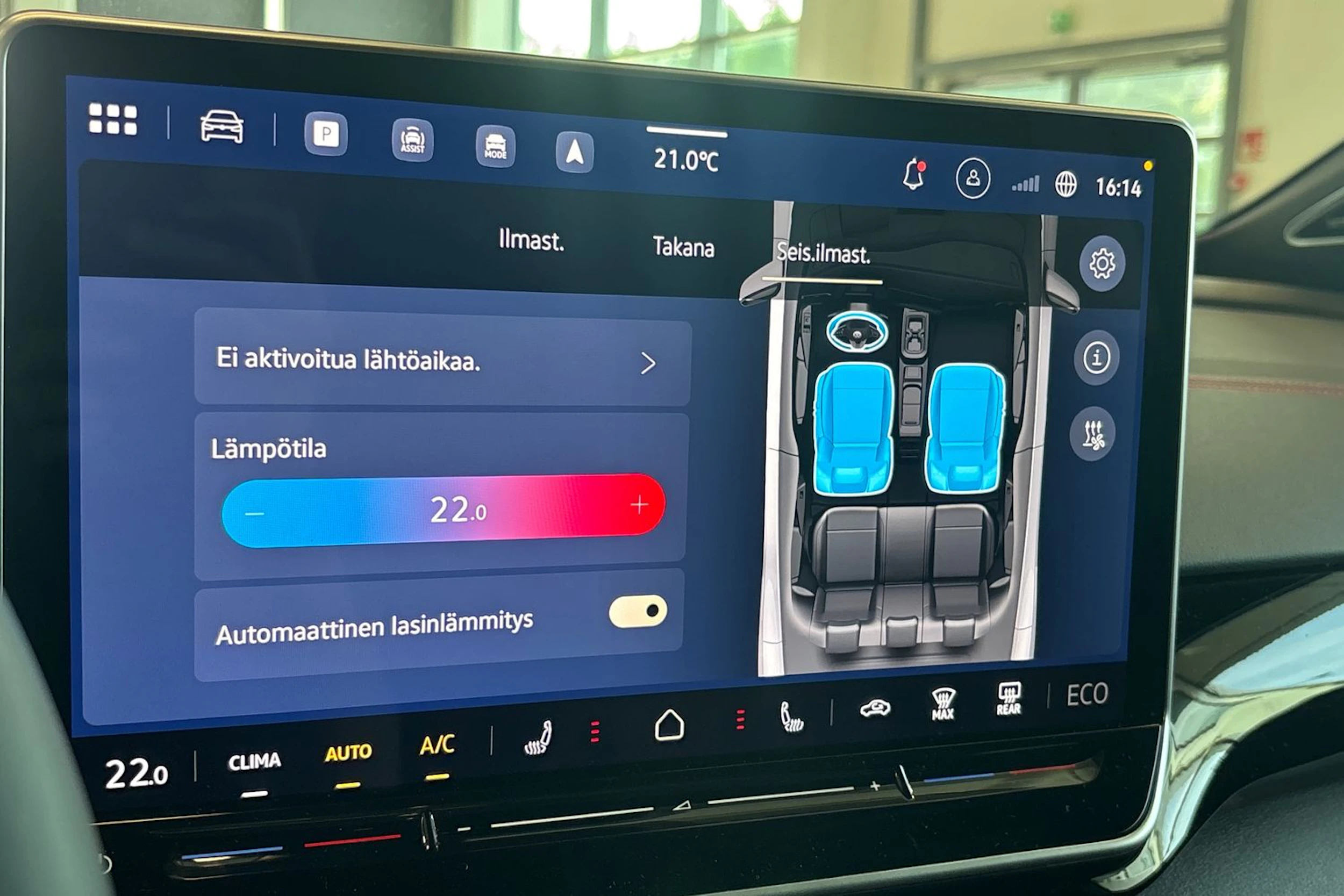 valkoinen Volkswagen ID.4 2027 kuva 29.