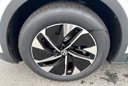 valkoinen Volkswagen ID.4 2026 kuva 10.