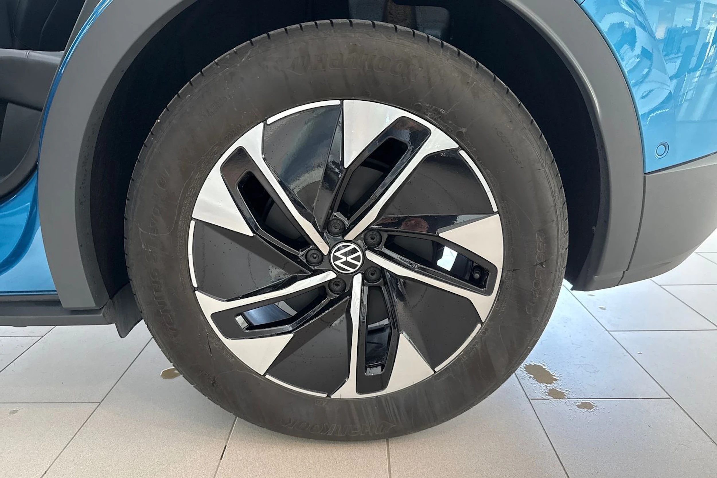sininen Volkswagen ID.4 2026 kuva 10.