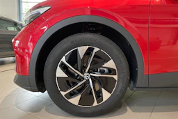 punainen Volkswagen ID.4 2026 kuva 10.